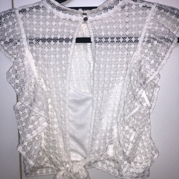 Sleeveless Lace Top - Picture 2 of 2